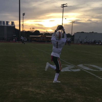 Class of 2018🎓|WE Prospect| 40:4.6|shuttle:4.47|GPA:3.0|Squat:325|Bench:155|