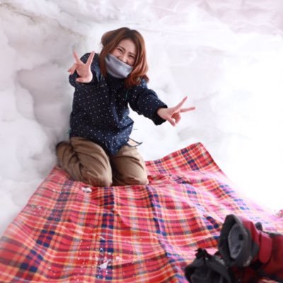 笑おう笑おうさぁ笑いましょう こんな時代こそ笑いましょう 笑おう 泣いたら負けだ やけくそ笑いましょう！