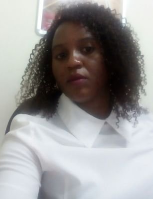 Creative, lover of God, Nature, Fashion, History and good living.