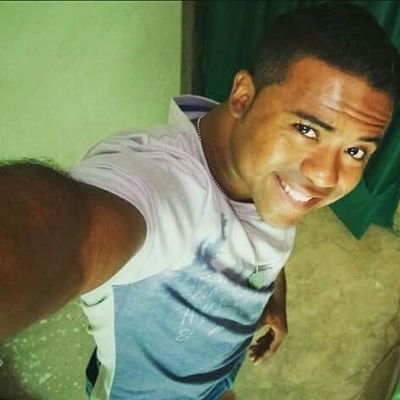soy full romàntico la poesia mi emblema..
me encanta divagar ant la blleza d lo sensible y la fuerza dl corazòn..
BSC mi pasión eterna