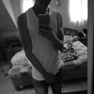 Drapy_yoo's profile picture. I'm student 16yrs old I play basketball🔥🏀 well I'm ugly as hell  I've got social anxiety aandd I dunno thats mby all