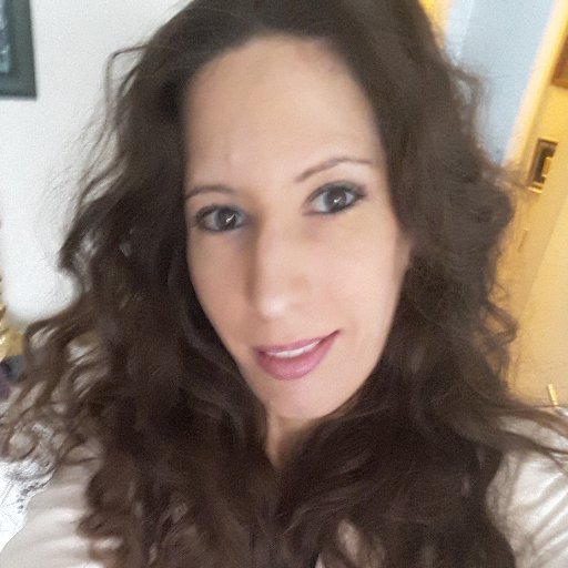Director, Communications, French & Canadian. Previously journalist @francetele & media relations @MSF Canada. Graduated from @nyit Views my own/RT#endorsements