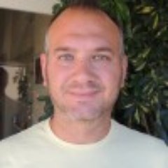 M'agrada l'esport, el cinema, la muntanya i el submarinisme. Sóc mestre d'educació musical.