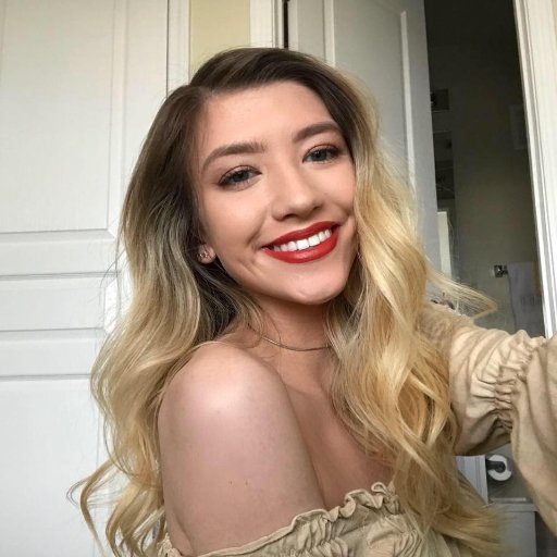 caitthecatwoman's profile picture. 