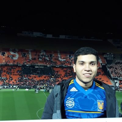 JQuevedoS's profile picture. Ingeniero Químico, maestro y amante de la filosofía, y en ocasiones me gusta ver el mundo arder.