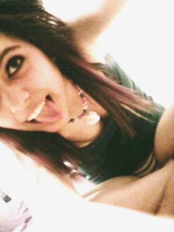 I'm Chelsea(: one kool kid. get @ me on myspace or facebook. ask for it :D MEOW. yay. lets be lame togeahter, yes ? DEAL :p