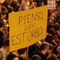 Tenemos el arte para no morir de la verdad. Dios ha muerto; porque cuando el hombre somete a Dios a un juicio moral, lo mata en su corazón.
- Nietzsche & Camu