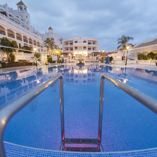 Unforgettable holidays at discounted prices... Get in touch with one of our travel experts for your sunshine break in Paradise 🌴 (0161) 7682156 🌴
