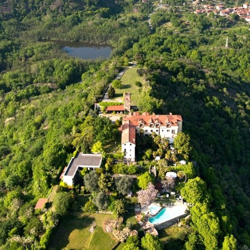 Hotel-dimora storica dotato di 24 camere, Ristorante e Piscina. Il tutto nel cuore del Canavese (TO)