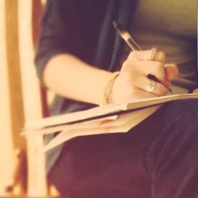 إن كنت أشعر بالحزن فسبب حزني هو عدم إستيعابي فكرة أننا أحياء ولكن لا أستطيع أن أتحدث معك، وهذا ما يؤلمني.