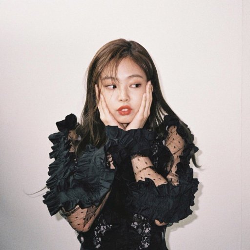 _chaennielove's profile picture. 블랙핑크 | human gucci
