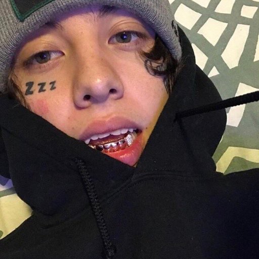 hi this is a free follow from @sickergrant so follow that account not this one. You can unfollow this account and go follow @sickergrant have a great day 😇