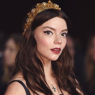 @anyataylorjoy 💗