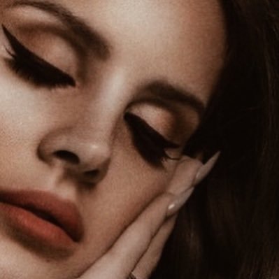 utopyasagduyu's profile picture. tecrübeyle sabit... enerjinizin hiç eksilmemesi için buradayım! ruhunuza güzelliklerin değmesi dileğimle... 🖤