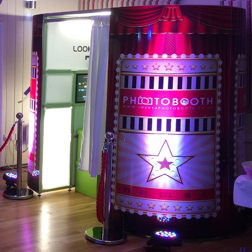 Iwantaphotobooth provide photo booth and video booth hire for special occasions and corporate events at venues throughout Oxfordshire and nearby counties.