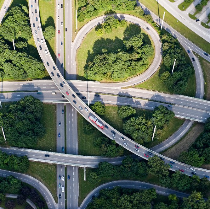 Wat als verkeer het verkeer regelt? Talking Traffic: hoe overheid en markt samenwerken aan verbeteren van bereikbaarheid, verkeersveiligheid en duurzaamheid.
