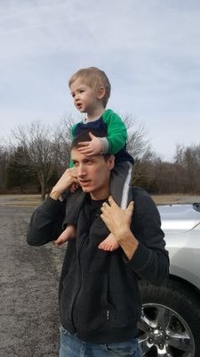 jonvaris's profile picture. proud husband and father!