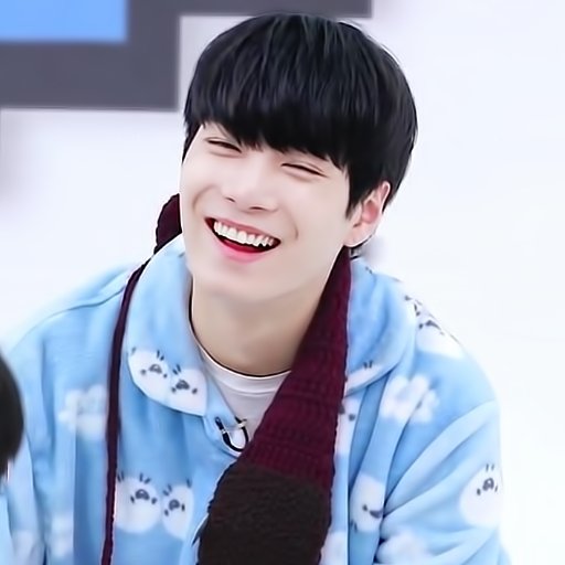 summerboy0608's profile picture. #뉴이스트 #김종현 NU'EST JR CAP / GIF = 🐢💞