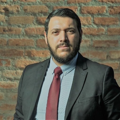 Humanista. Hijo, hermano, esposo y padre. Abogado. Idealista por definición.
Tweets sobre actualidad, política nacional e internacional y jurisprudencia