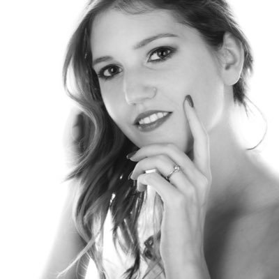 Story_of_Anna's profile picture. Travel Addict. Pizza Lover. Lipstick Junkie.