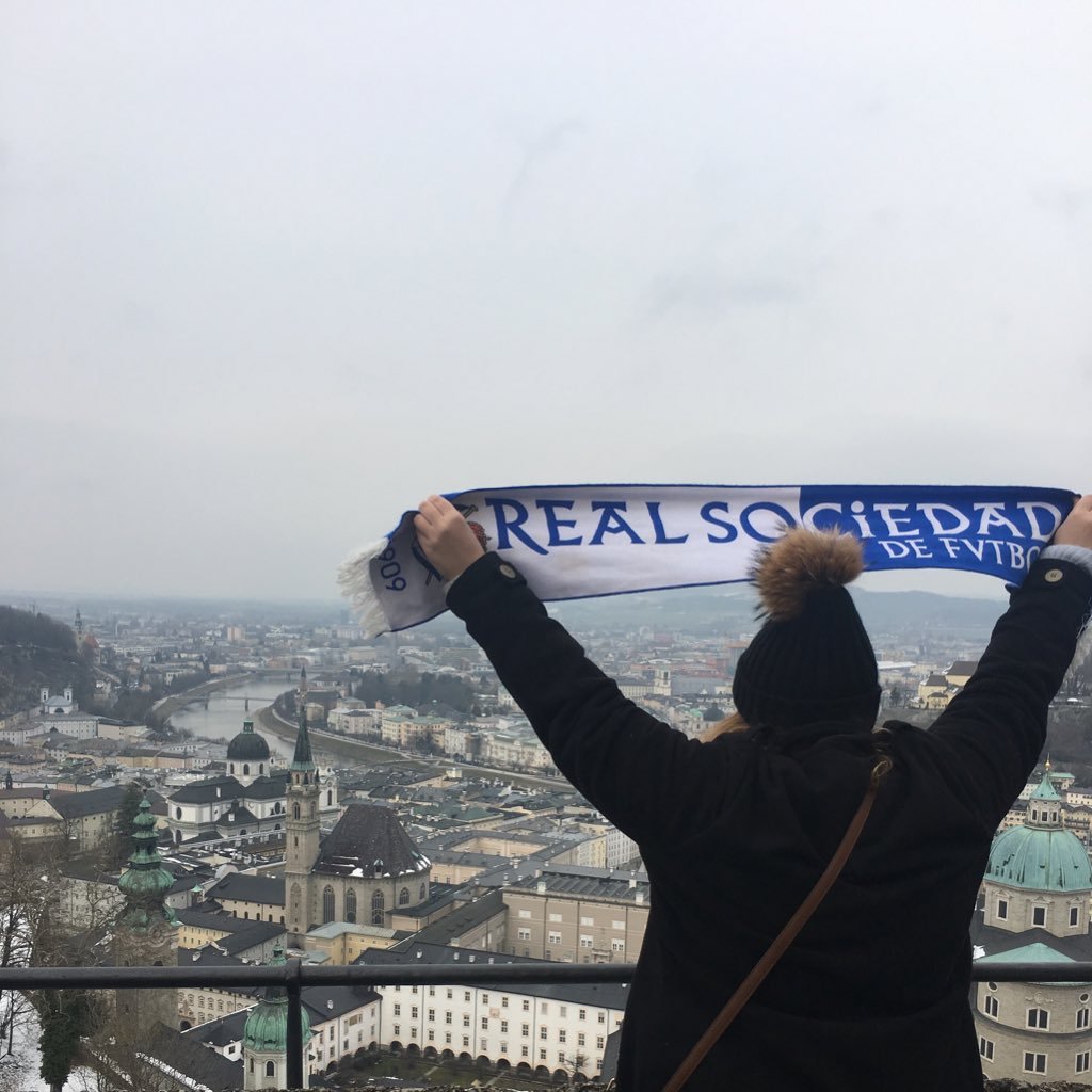 🌎Donostiarra  ⚽️ Futbol  🤾‍♀️ Balonmano  🏎️ F1  💙 Por mis venas corre sangre TxuriUrdin por mi equipo, la Real Sociedad.