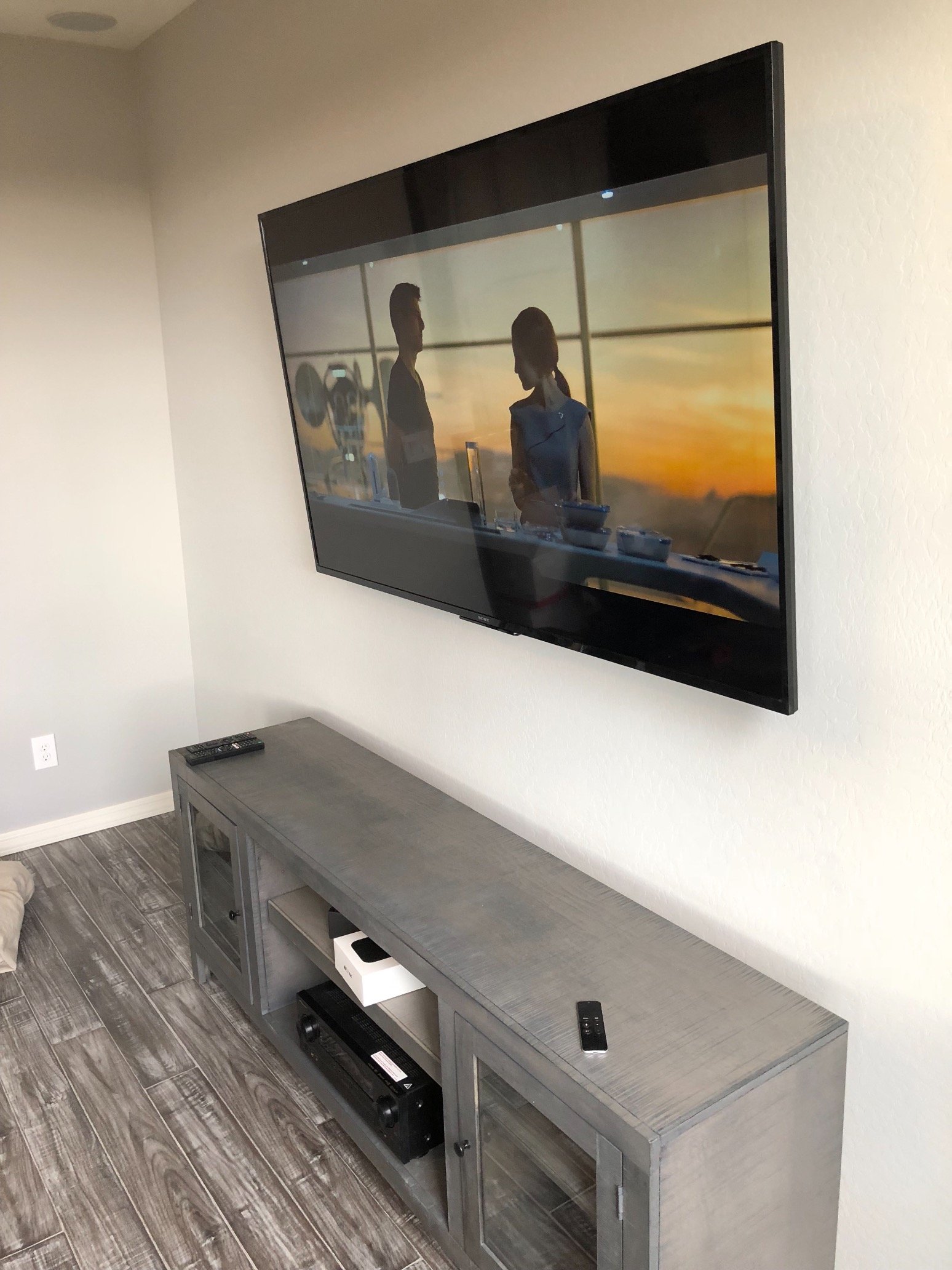 Arizona’s Audio Video experts.
Tv Mounting and wire concealment
Indoor and outdoor audio
CCTV
Networking 
Troubleshooting and organization