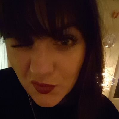 @FamousRose1983