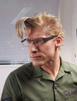 Charlie is a pilot in the American Air force, his inquiries have lead him on a mission: find the man behind the corruption of his peers. |Street Fighter RP|