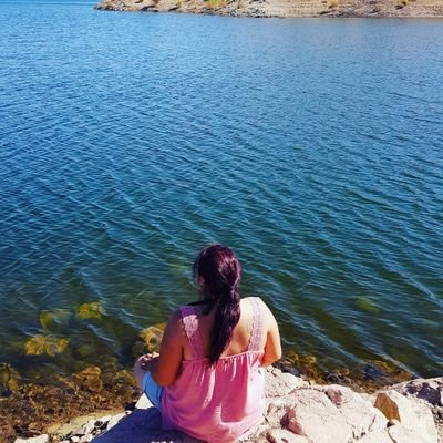 Pobresora 🔭📝, amo las plantas🌲🌴🌵🌸, a los animales🐢🦢🦦, la vida al aire libre...en fin hago muchas cosas, soy 100% feliz y soy un gato rápido y furioso🐱