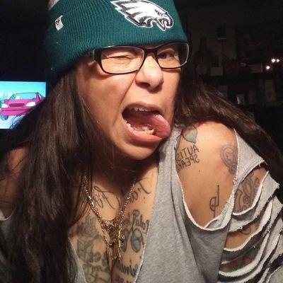EBP1katlove's profile picture. Familia first! Alwayz! Baby let me love u downnnnnnnnn!!!!!!!!!!!! #teamfollowbak #teampassdatshyt! #teamtattattatedup!!!