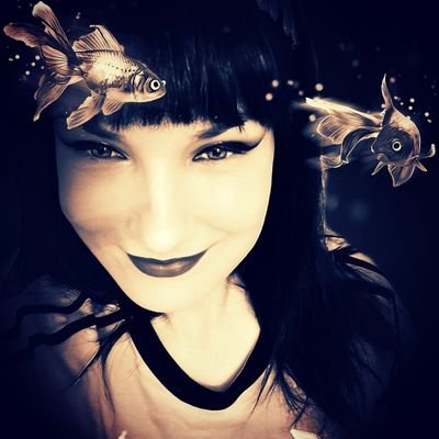 Elizabeth Miller @elizabethlove36  X 