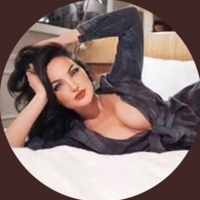 أنتِ وطن السلام الذي أُريده وأنتِ وجهة الحُب الوحيده.