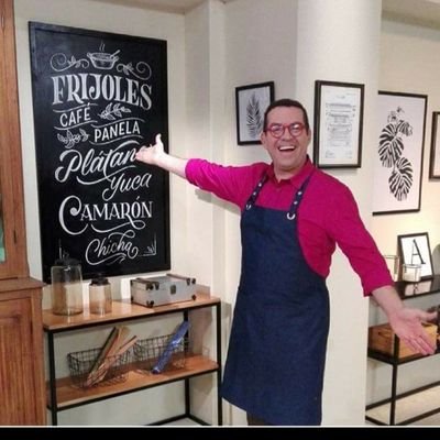 Cocinero, Presentador de el canal @elgourmet, TWT @cheferico, Columnista, Sin pelos en la lengua