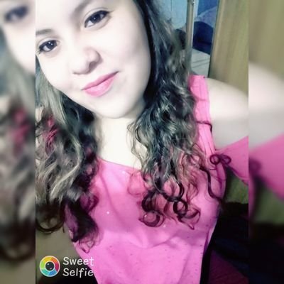 Sigo extrañandote, toditas las noches extrañandote.
