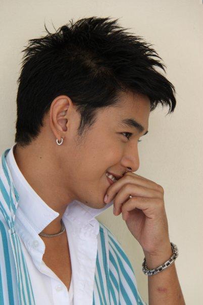 artphasut's profile picture. 