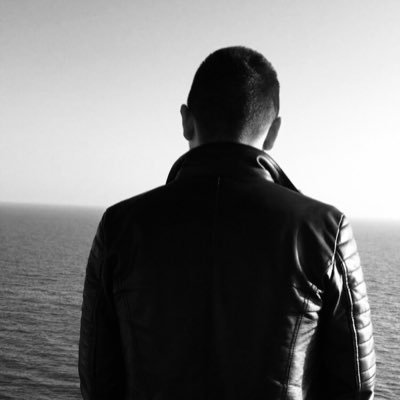 bulutvesigara's profile picture. Mizacın bize yadigar, hüznünü on iki yerinden öpüyorum. Dünya gittikçe göte sarar iken böyle, ne diyeceğimi bilmiyorum.