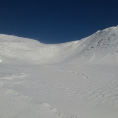 mogtin's profile picture. 年の半分弱は山に通うお気楽サラリーマンです。
かぐら中心に滑ってます。最近やっと裏山覚えました。
年々、滑走時間が減っていっており、１日当たりの平均滑走2～3時間程度。
体力つけたい‼
2018シーズンに54日滑走し「シーズン50日」達成(笑)
2019シーズンも50日
2020シーズン32日コロナ…