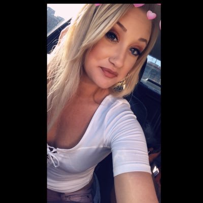 23 years young• Psalm 46:5 Instagram: brittany94_