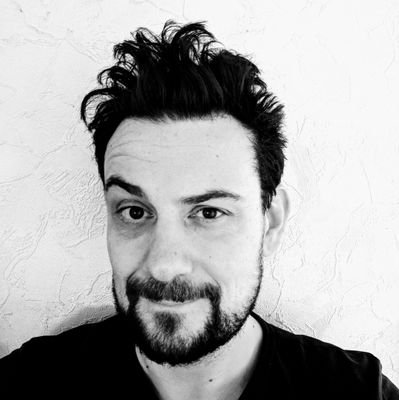 straight talking, no shit taking social media fan, tweets about Chelsea, Techy stuff and occasional recruitment - likes to write random articles now and then.