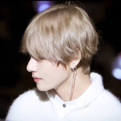 rmio17's profile picture. 