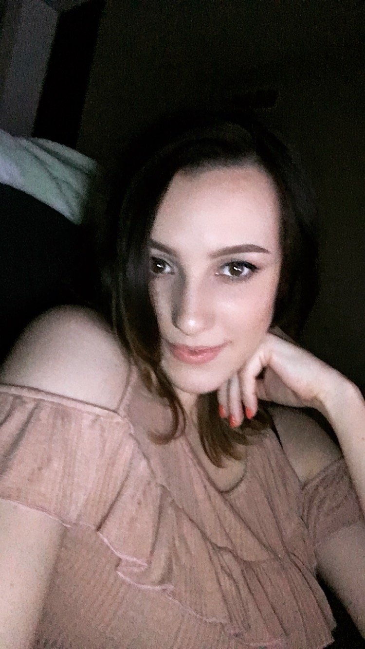 mrsgriizwald's profile picture. Christ follower • @mrgriizwald 💍 • mama to Roslyn Grace