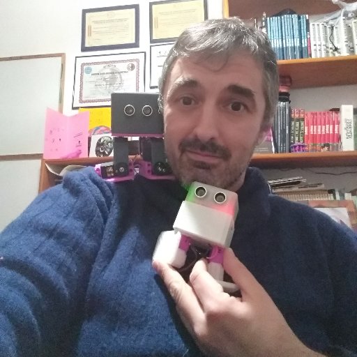 Profesor de Tecnología y Diversificación Curricular. No he venido aquí a hablar de mis libros. (Pero ya he publicado dos, jájájá).