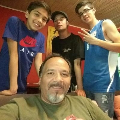 Amante del Basquetbol, seguidor del fútbol, fanatico de U2 y agradecido de Dios, mi familia y la vida.