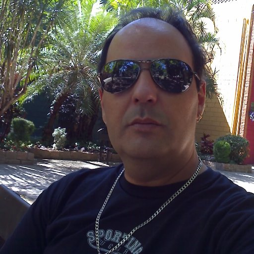 Melhor frase para mim: desvenda-me ou te devoro...........Alguém que sabe rir de si mesmo......sempre....
