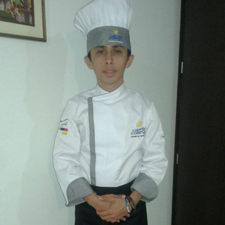 soy caballeroso, me gusta cocinar y es mi pasión, respetuoso y mi interés es ser el mejor chef del mundo sirviendo a DIOS 😋☺️😉😏👨‍🍳🍽️💎🔪⚔️🛡️😎👍