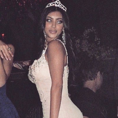 elegantlytrying's profile picture. you love life