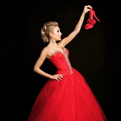 chrissyjvoice's profile picture. Christina popular British Coloratura Soprano. Ambassador for Sick Children’s Trust, War Horse Memorial For all enquiries: management@christinajohnston.co.uk 🌹