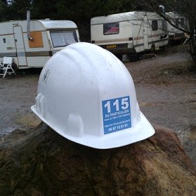 Le 115 Du Particulier est un groupe d'aides aux Sans Abris et aux Victimes de l'exclusion sociale.
Pour combattre l'égoïsme et l'inégalité.