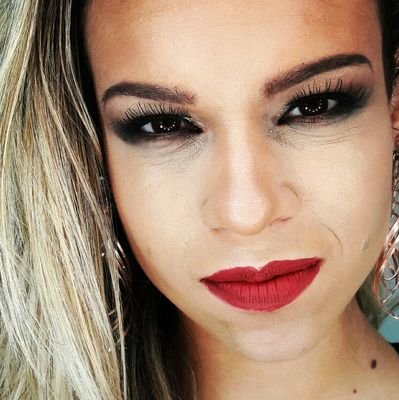 Carioca, 21 anos, sagitariana, administraçao, flamenguista e apaixonada por café!🤗