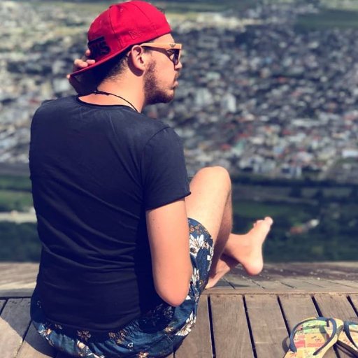 Felipe_Zanotti's profile picture. Não existe nada completamente errado no mundo, mesmo um relógio parado, consegue estar certo duas vezes por dia.
- Paulo Coelho